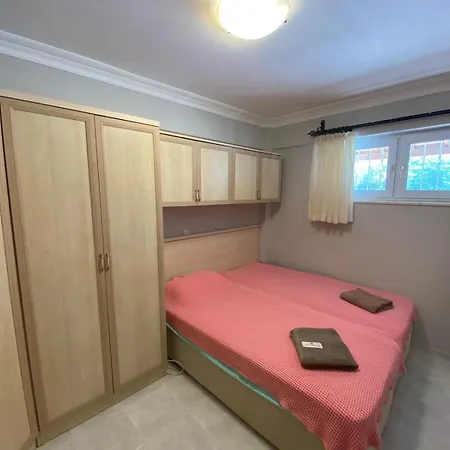 Jasmine Oeluedeniz , 5 Bedroom